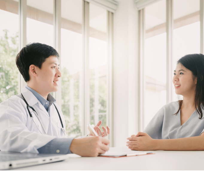 Doctor talking to a patient 